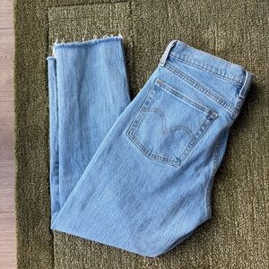 Levi’s Wedgie light wash 28